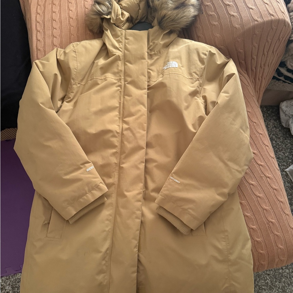 The North Face woman’s downfilled jacket brand new